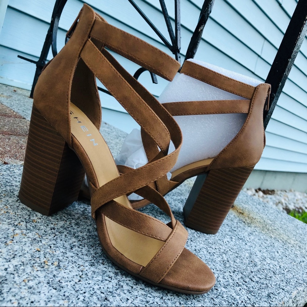 Strappy chunk heels
